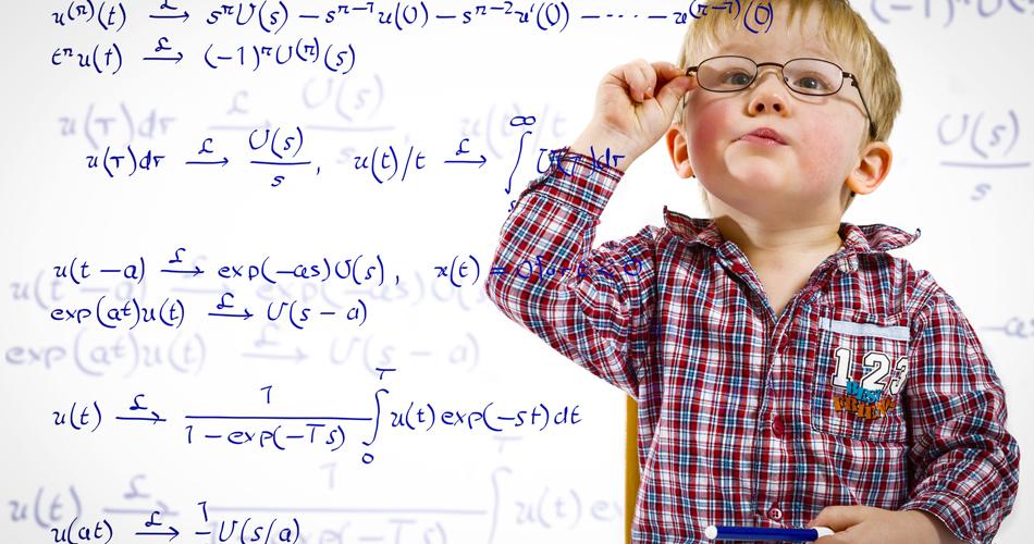 Appel à candidatures : classes de cycle 2 pour expérimentation scientifique enfant au tableau, écriture mathématique