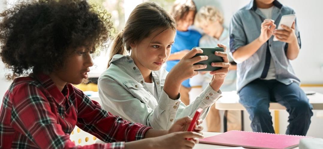 L’impact des écrans dans les apprentissages : conférence et projet de coéducation L’impact des écrans dans les apprentissages : conférence et projet de coéducation