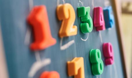 Le nouveau programme de "mathématiques" au cycle 1 : analyse