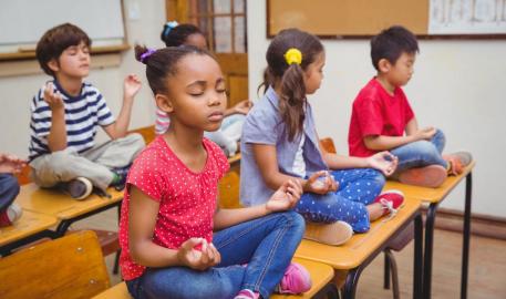 La méditation de pleine conscience pour apaiser les élèves